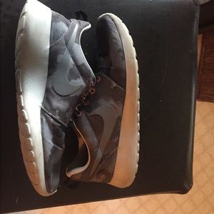 Women’s Nike roshe